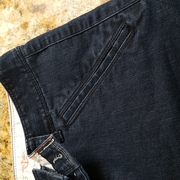 Bermuda Shorts - Picture 3 of 5